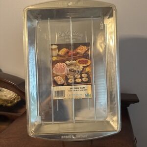 Vintage Bake King - See Though Cake Lid Cake Baking Pan 13"x9"x2"